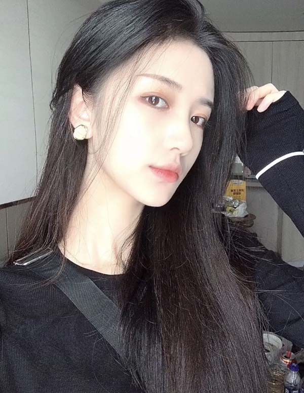 曼谷外围女大学生